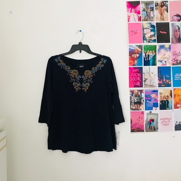 Tops - NWT dark blue floral women’s top